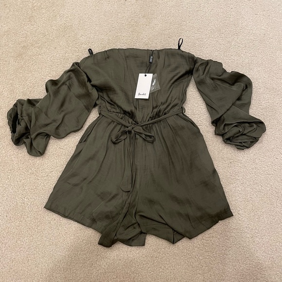 Bardot Caught Sleeve Playsuit Romper - Picture 2 of 6